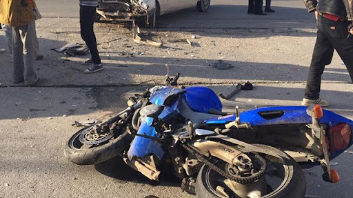 وفاة شاب ونقل مرافقته  للانعاش في حادث دراجة نارية